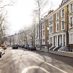 Cosy And Light Flat With A Roof Terrace In Chelsea